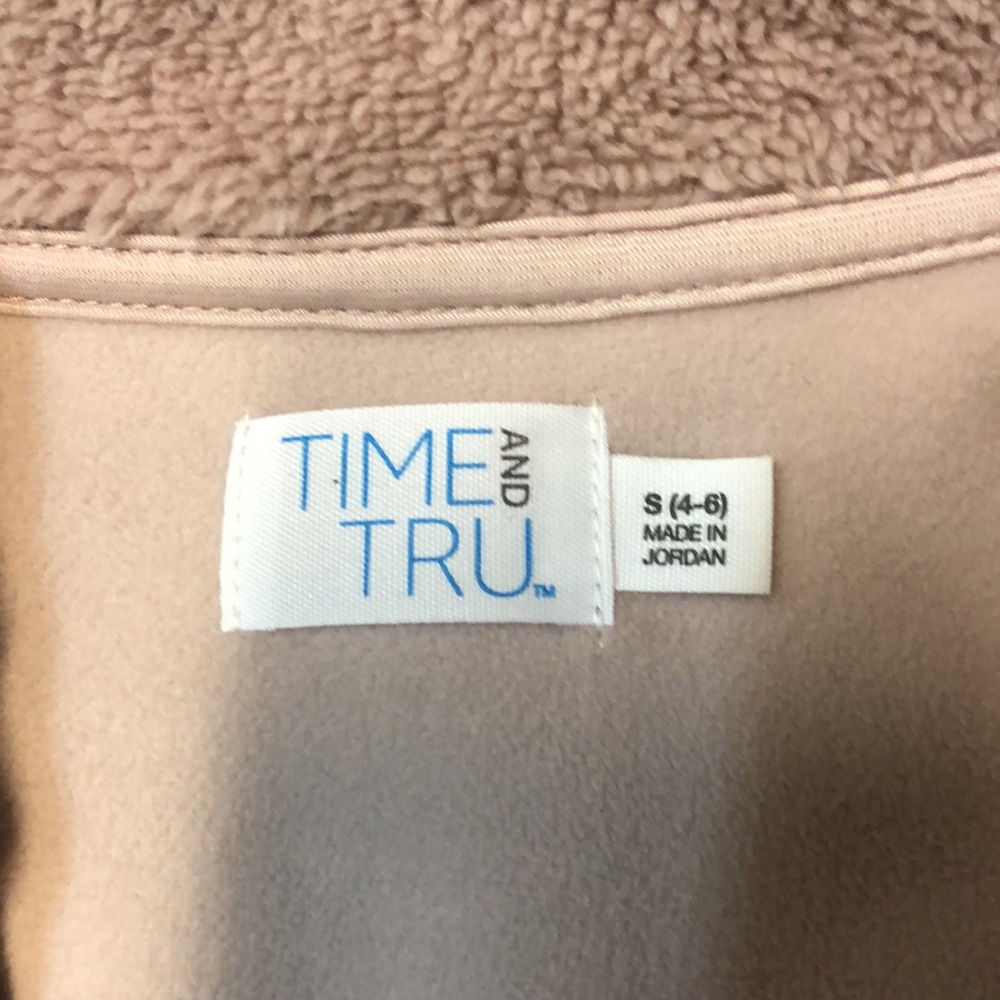 Brand is Time and Tru. Size is Small. And it was made in Jordan. - Picture 4 of 4
